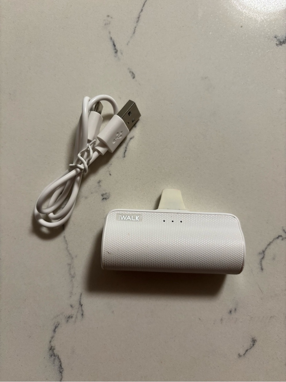 iWALK Pocket Size Portable Charger Built-in Lightning Port